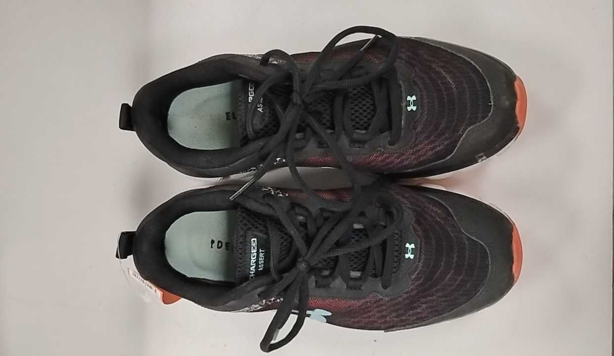 7.5 Under Armour Sneakers