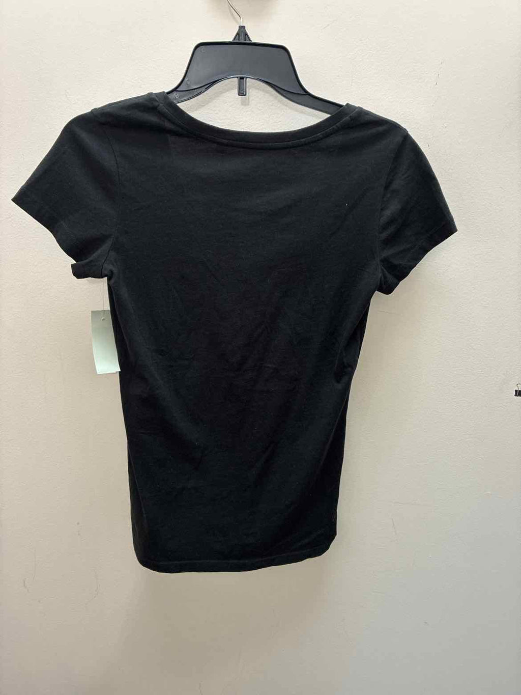Size M Guess Short Sleeve T-shirt