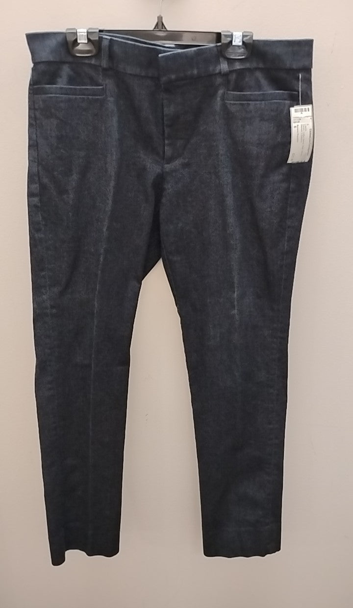 Size 6 Banana Republic Capris