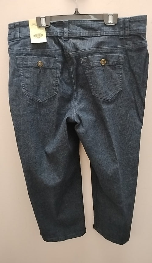 Size 14 St John's Bay Capris