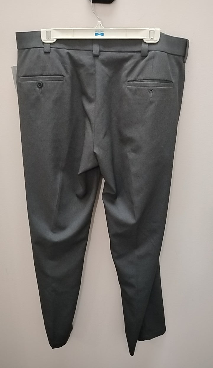 Size 36x32 Haggar Men's Pants