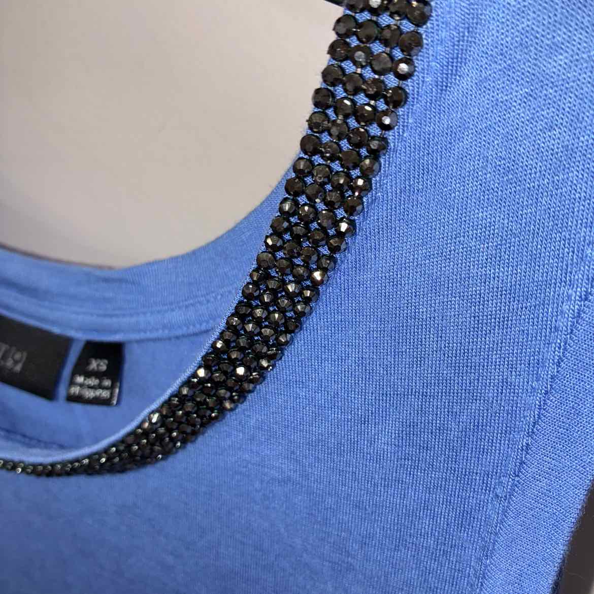 Size XS Apt. 9 Sleevless Sleeveless
