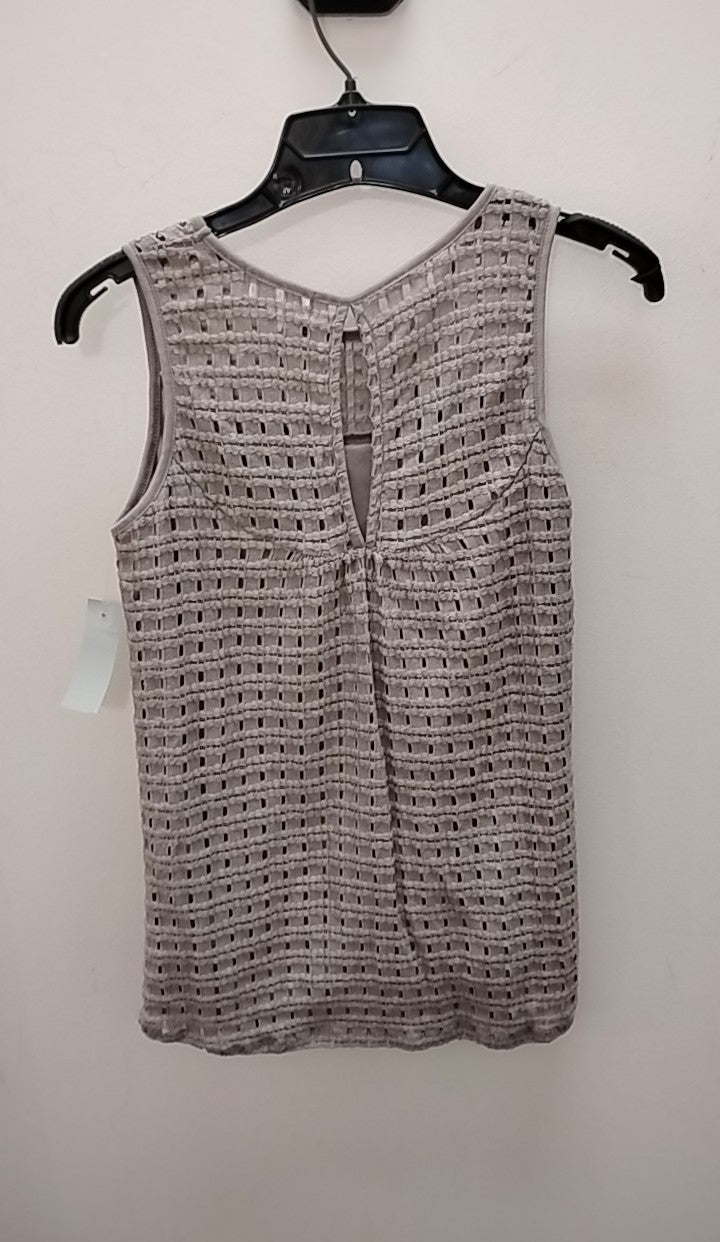 Size M Sleeveless