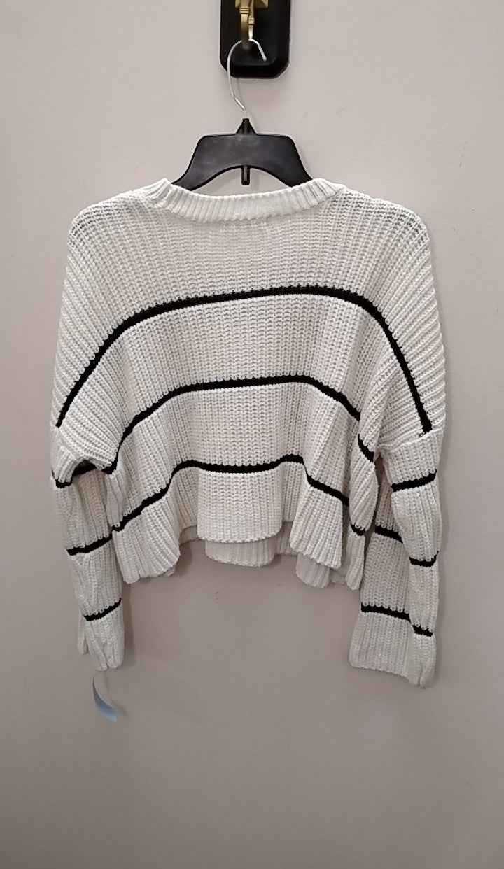 Size S Moon & Madison Sweater