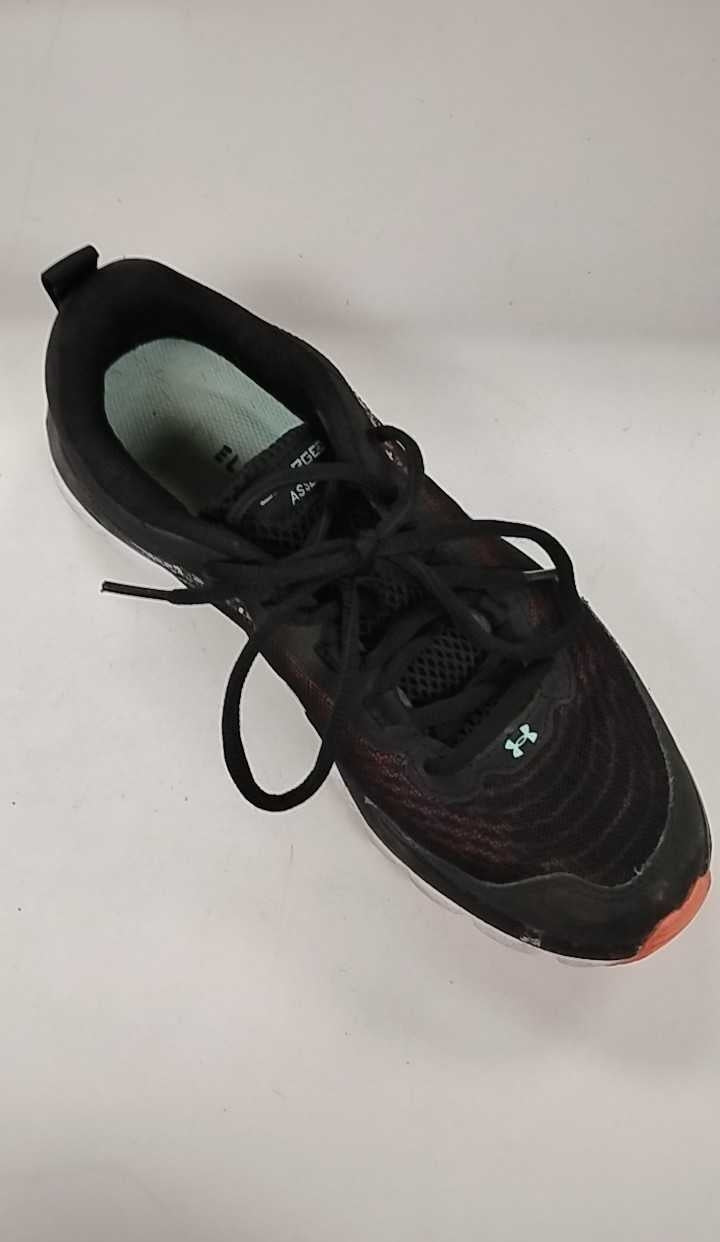 7.5 Under Armour Sneakers