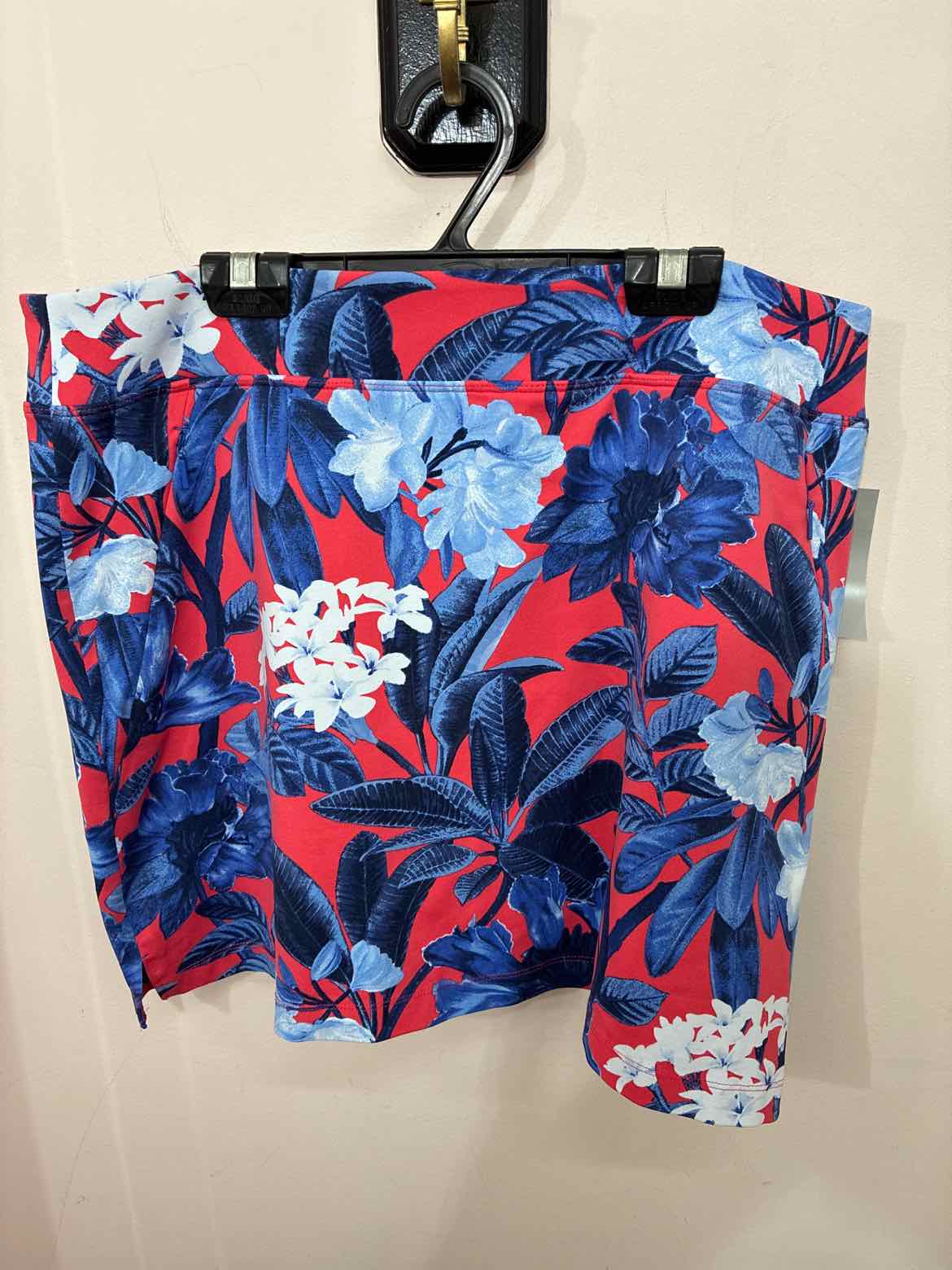 Size M Tommy Bahama Skort