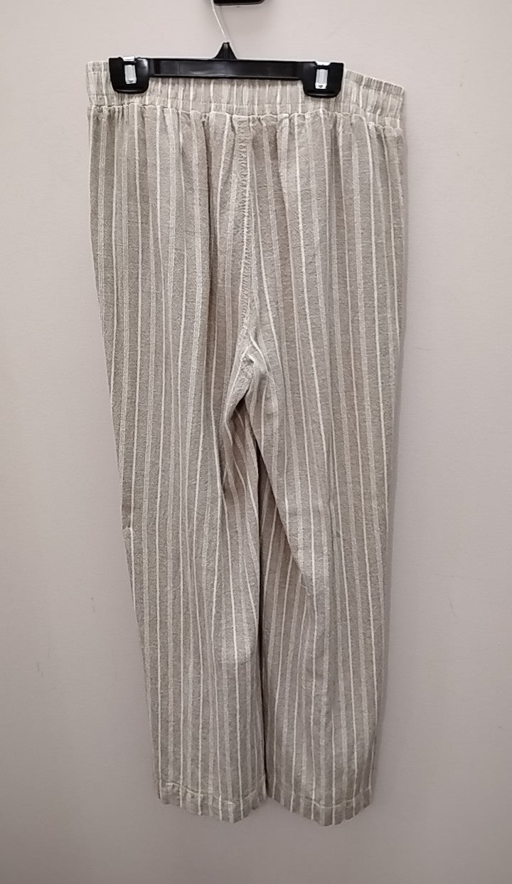 Size S Briggs Capris