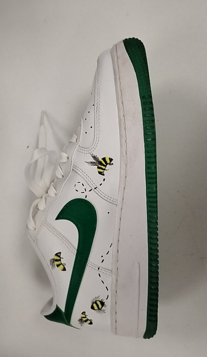 8.5 Nike Sneakers