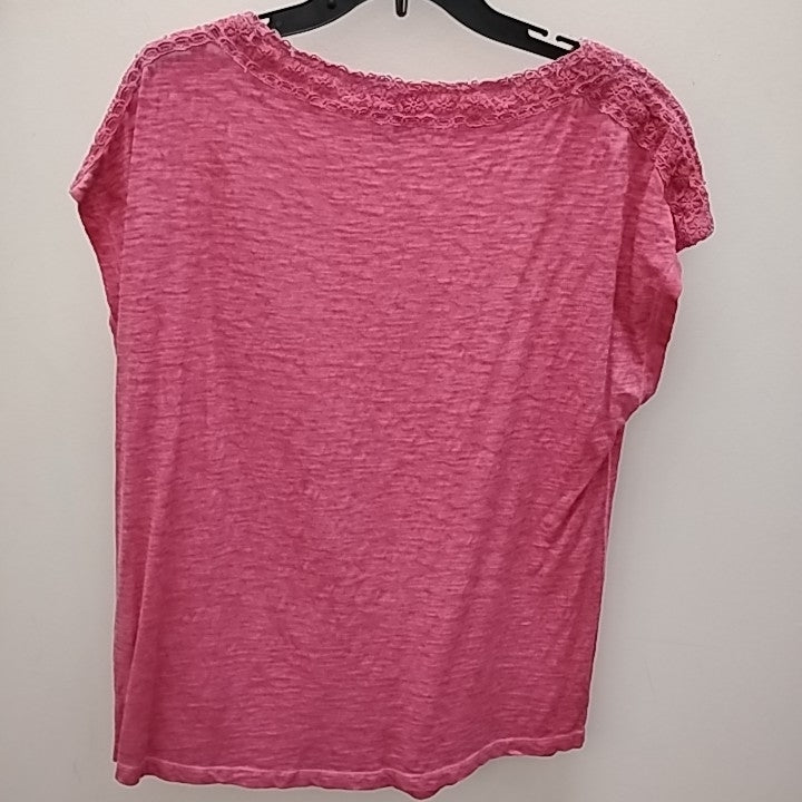 Size L Chicos T-shirt