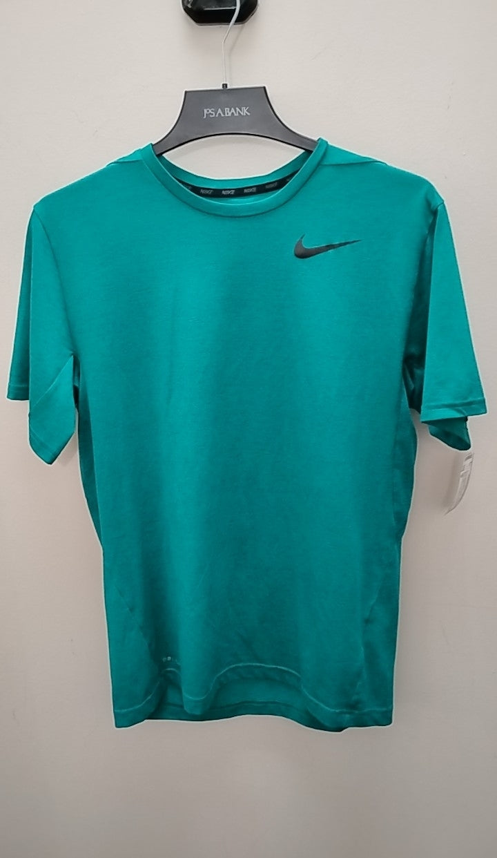 Size M Nike Men's Short Sleeve Shirt
