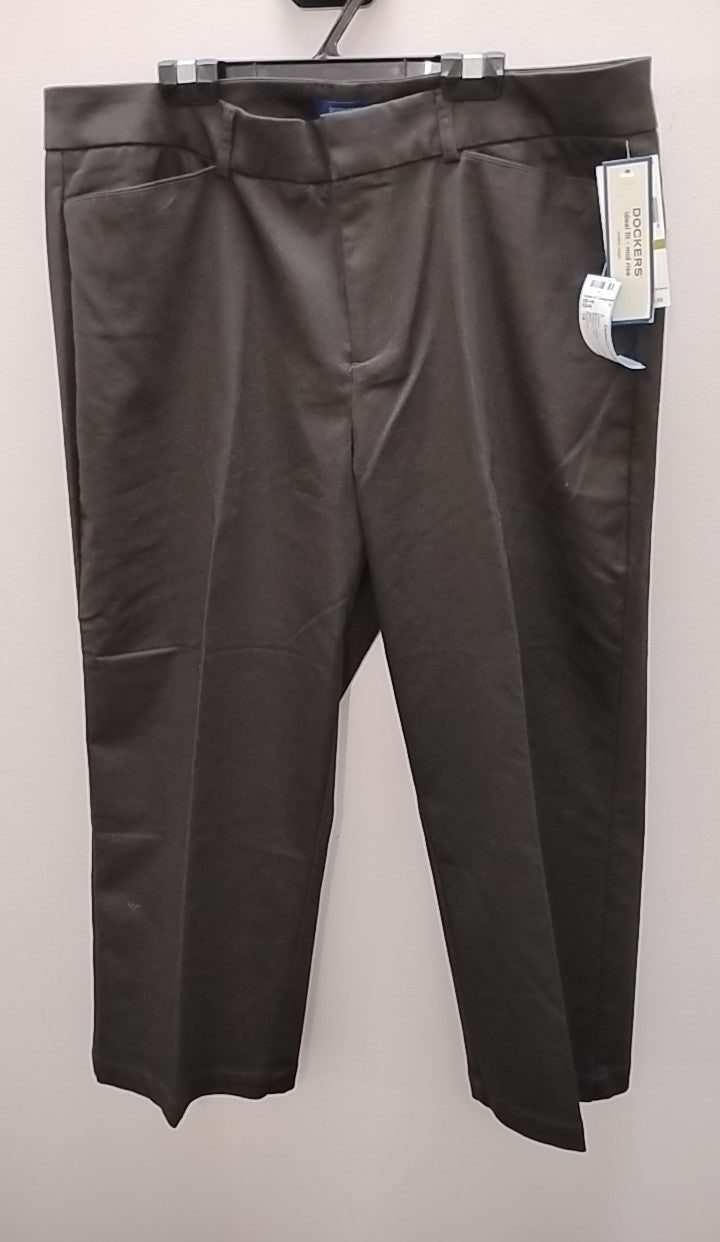 Size 14 Dockers Capris