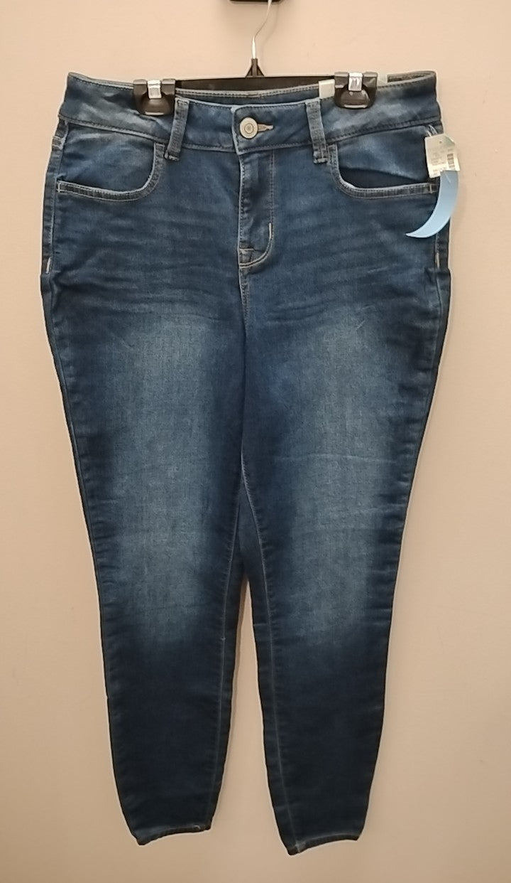 Size M Maurice Jeans