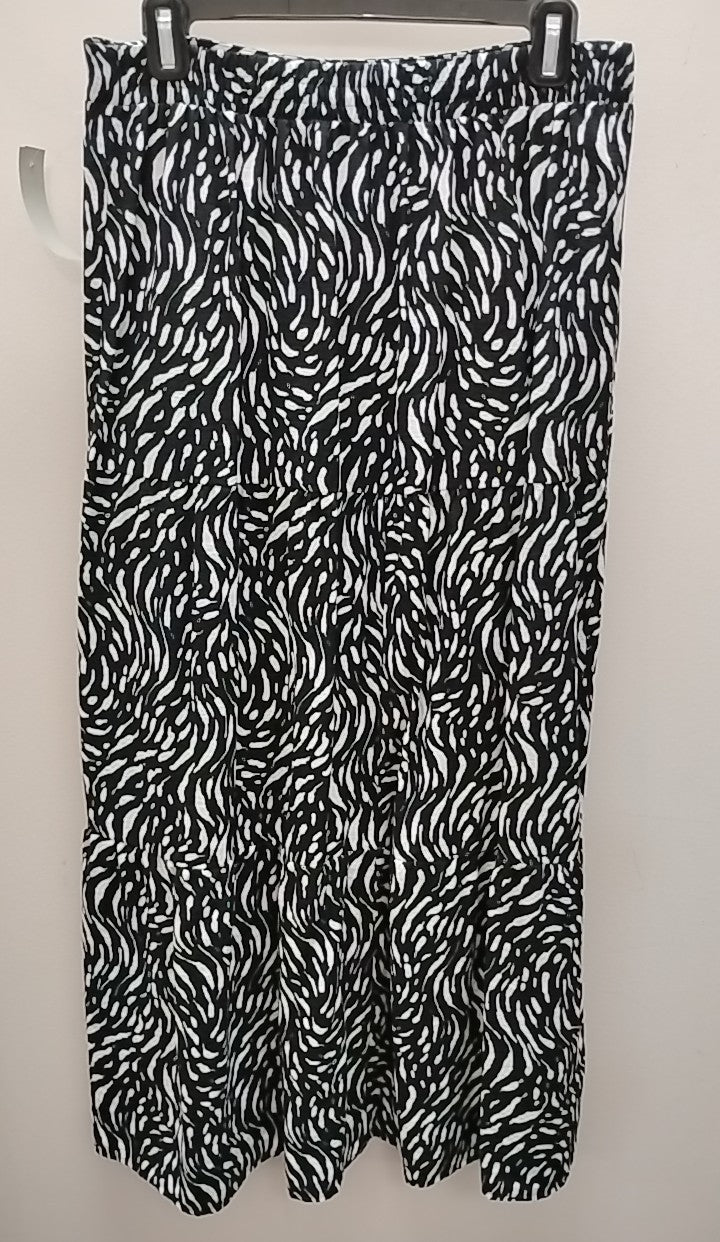 Size M Nine West Skirt