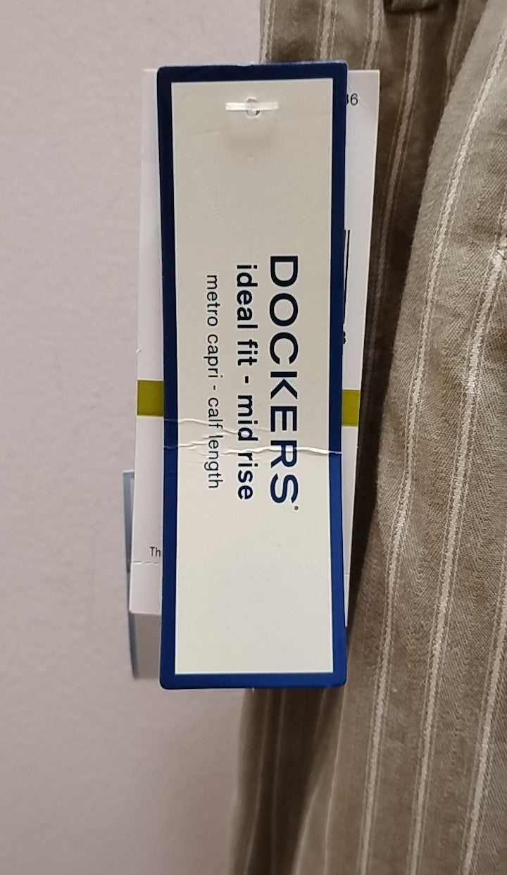 Size 14 Dockers Capris