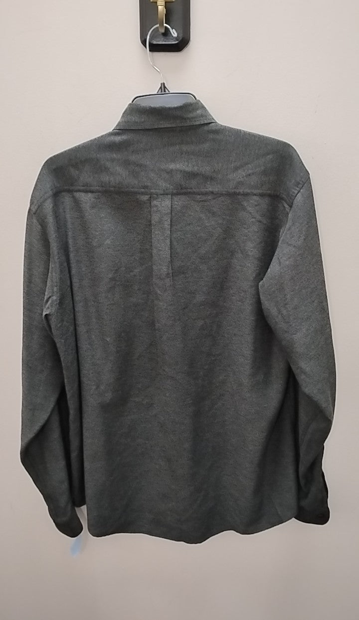 Size M Men's Button down