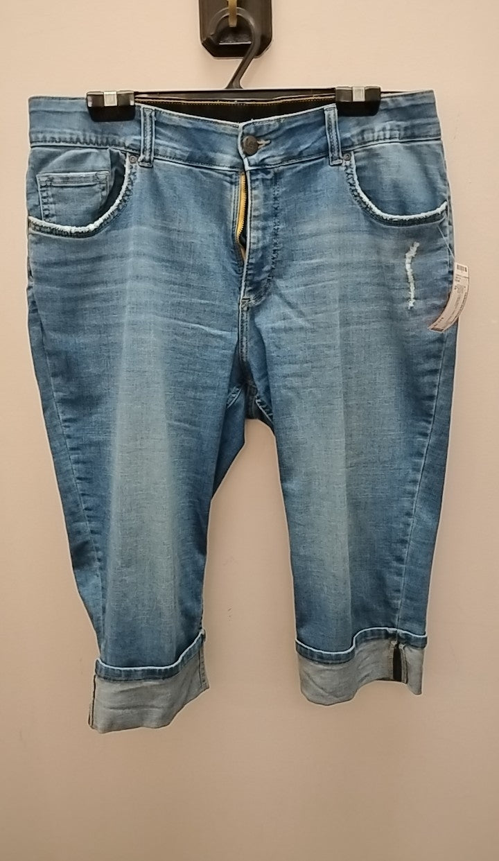 Size 16 Lee Capris