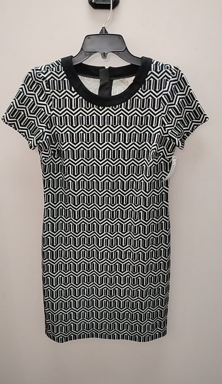 Size 4 Banana Republic Short Sleeve Dress