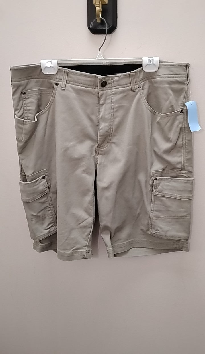 Size 38 Cabelas Men's Shorts