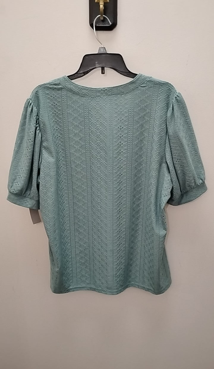 Size XL Dokotoo T-shirt