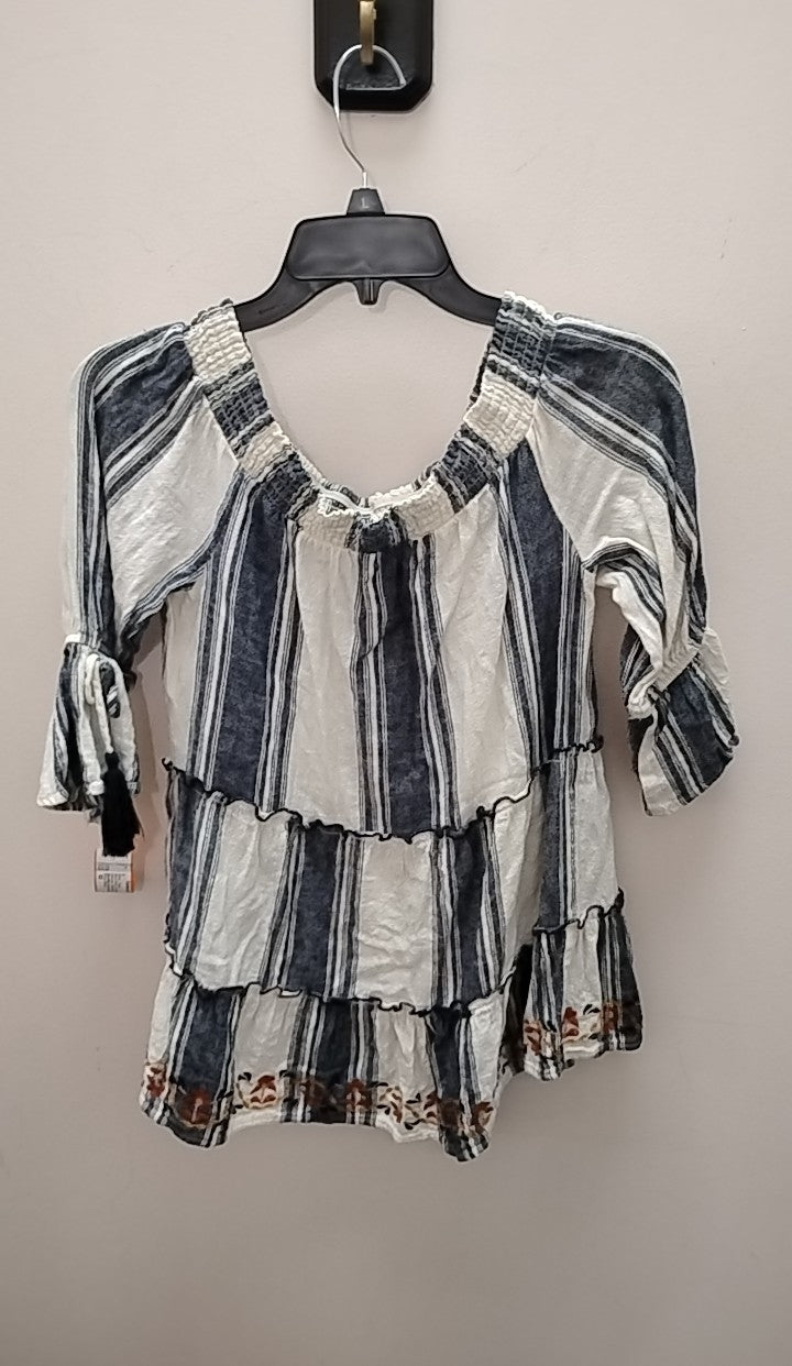 Size M Knox Rose Misc. Tops
