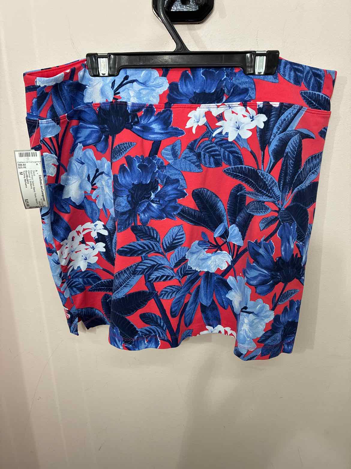 Size M Tommy Bahama Skort