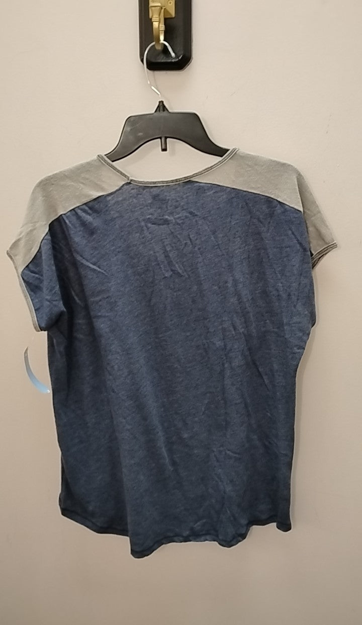 Size L MLB T-shirt