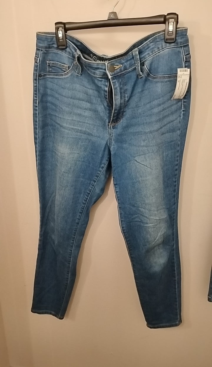 Size 10 Universal Threads Jeans