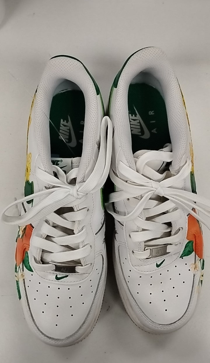 8.5 Nike Sneakers