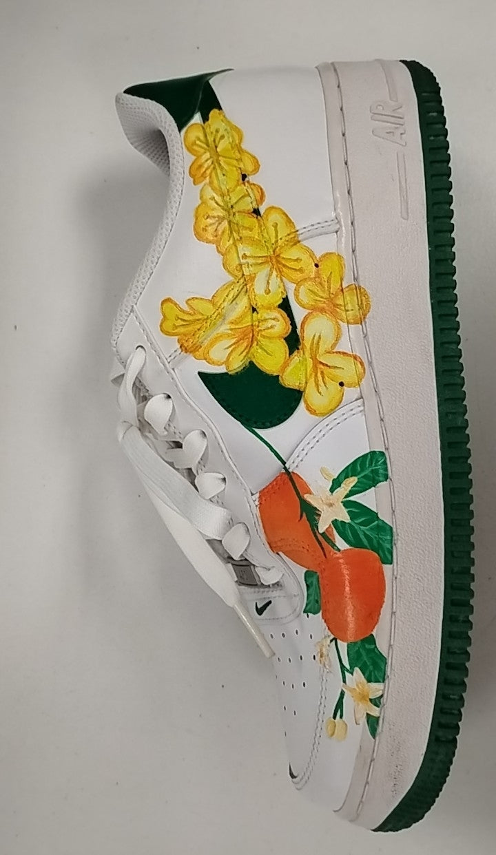 8.5 Nike Sneakers
