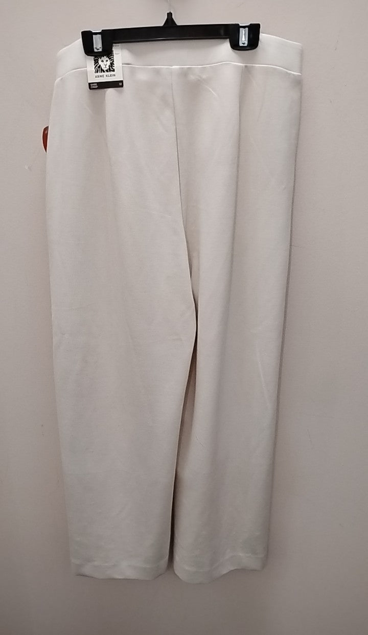 Size M Ann Klein Pants
