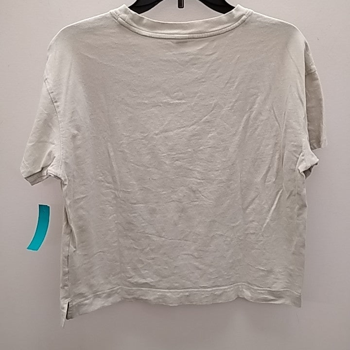 Size M Old Navy Short Sleeve T-shirt