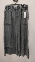 Size M Easel Pants