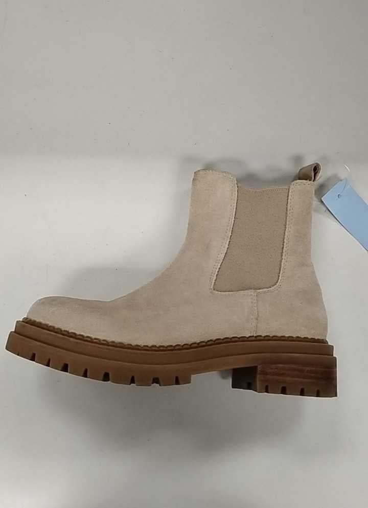 7 Steve Madden Boots