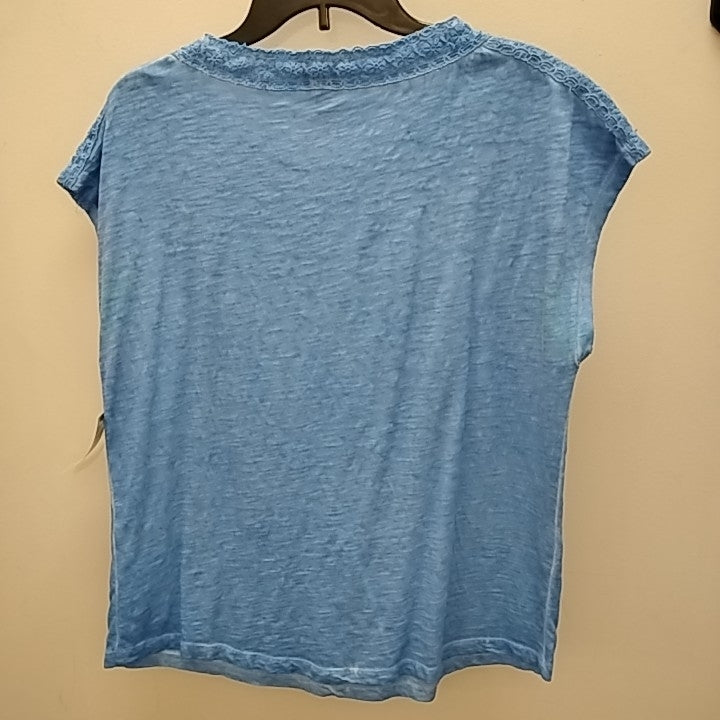 Size L Chicos T-shirt