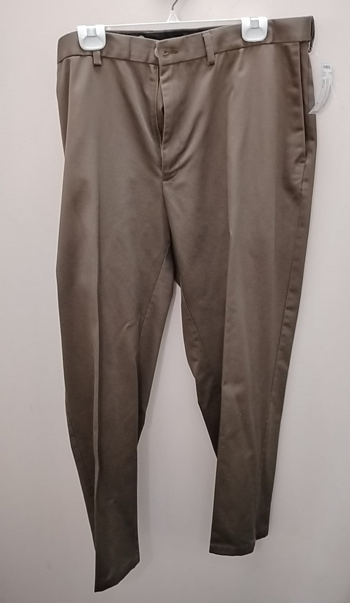 Size 44x32 Haggar Men's Pants