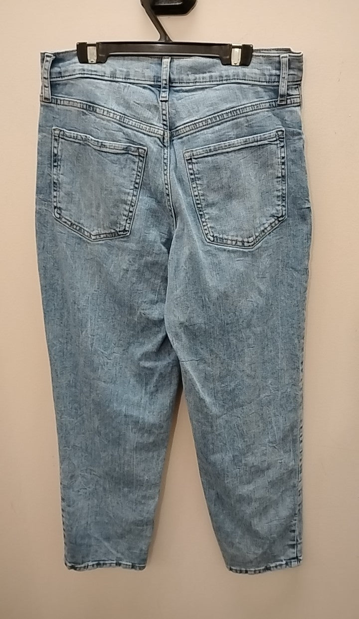 Size 4 Banana Republic Capris