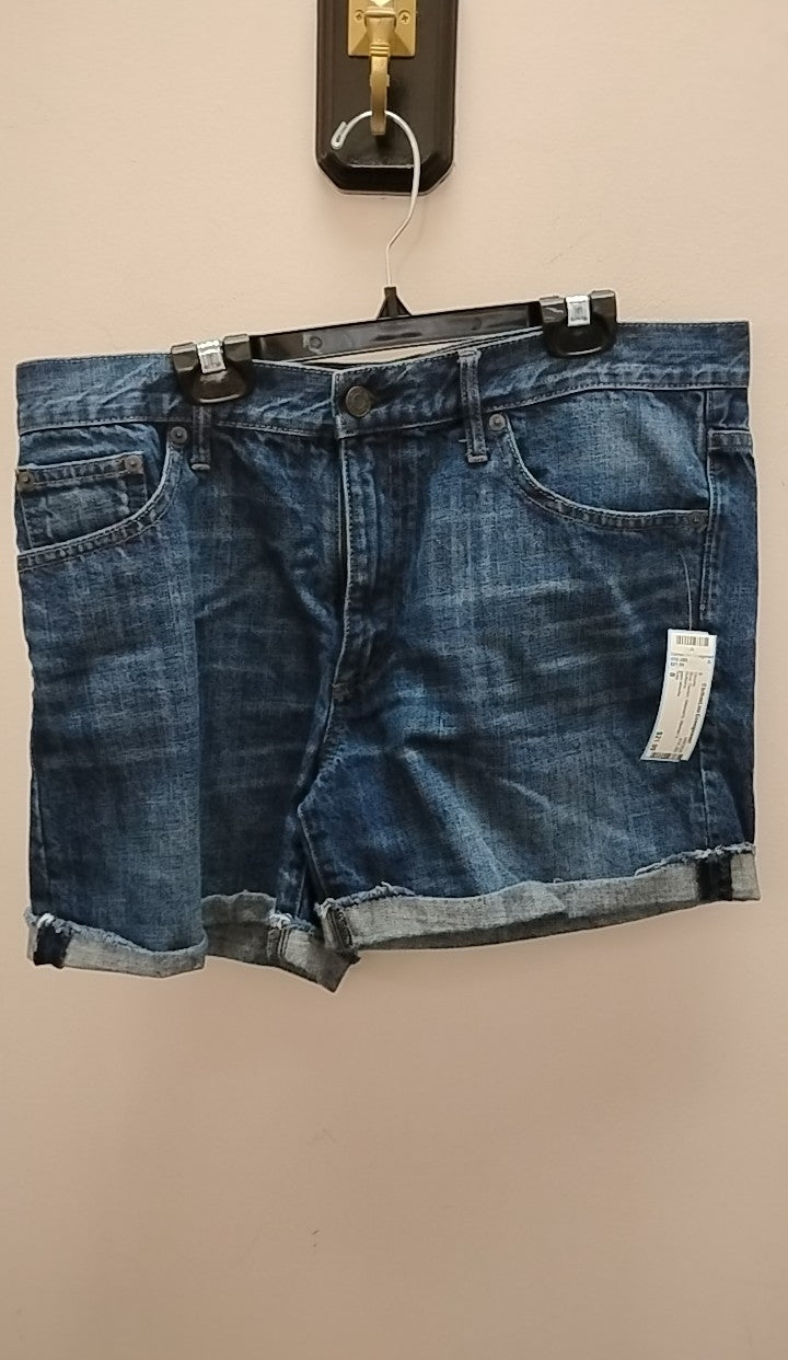 Size 8 Gap Shorts