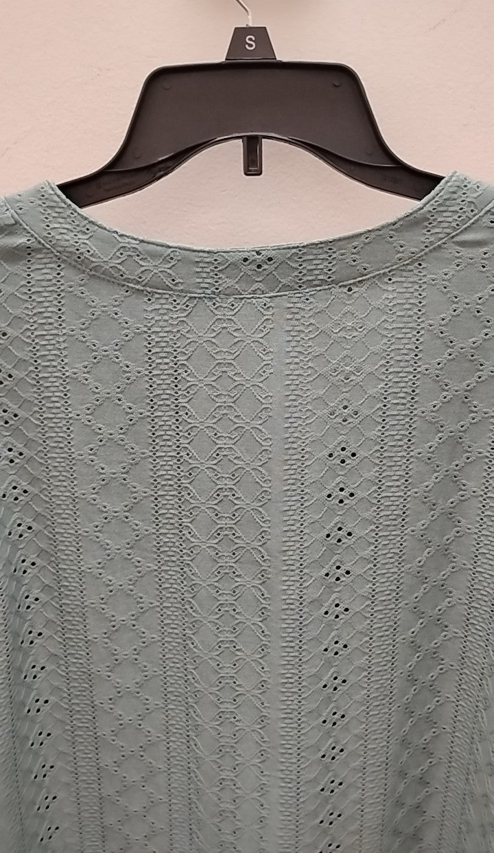 Size XL Dokotoo T-shirt