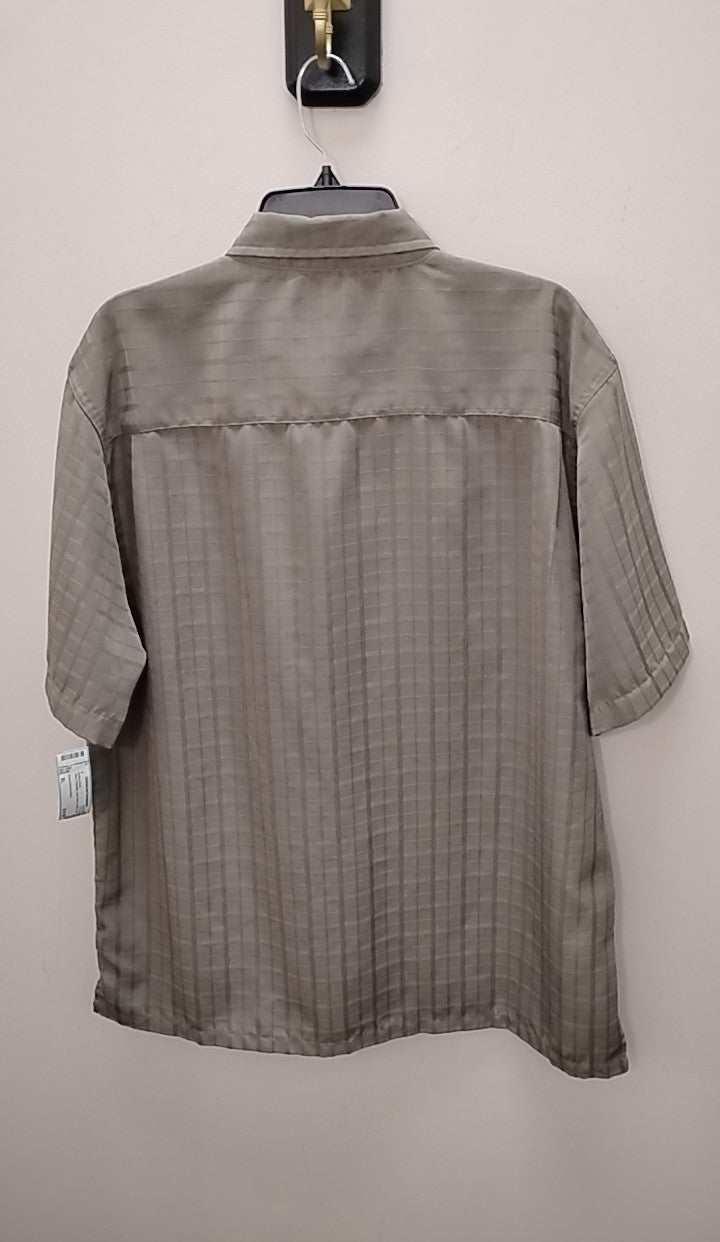 Size XL Men's Button down