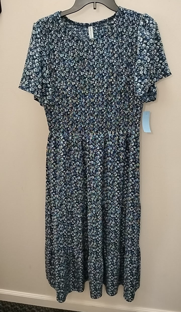 Size L Simplee Dress